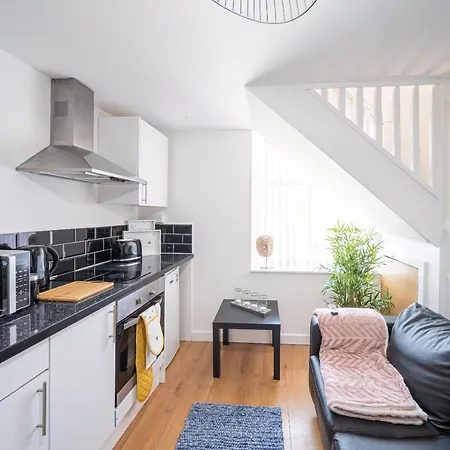 Bv Kirkstall Central 1 Bedroom Apt Free Private Parking Leeds  Exterior photo