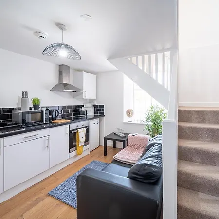 Bv Kirkstall Central 1 Bedroom Apt Free Private Parking Leeds  Exterior photo